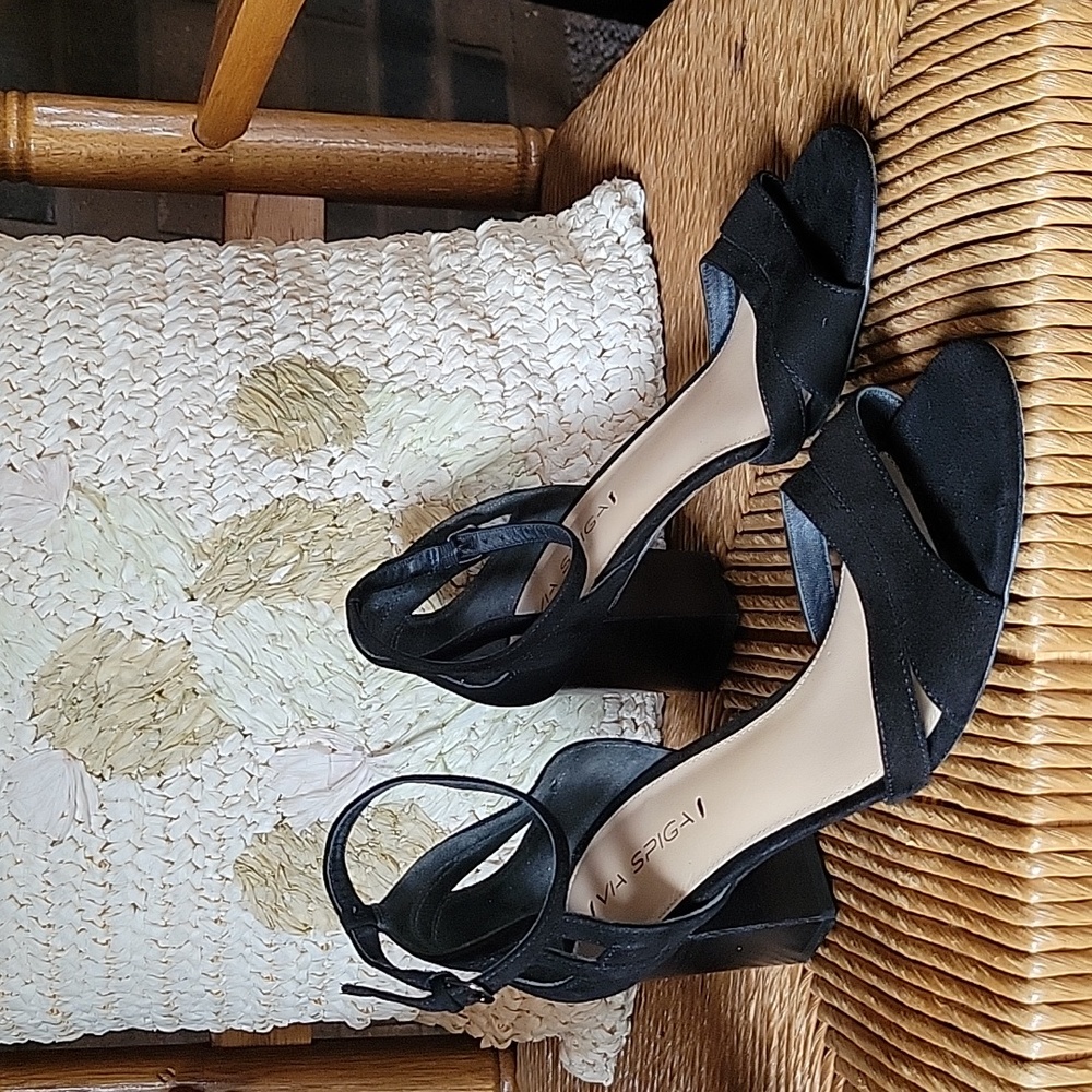 Via Spiga strappy, cutout block heels, size 9